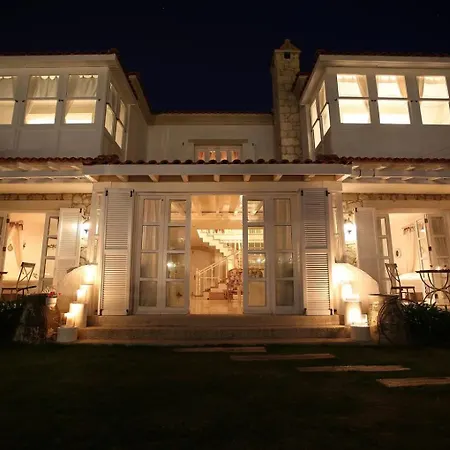 Pera Alacati Çeşme