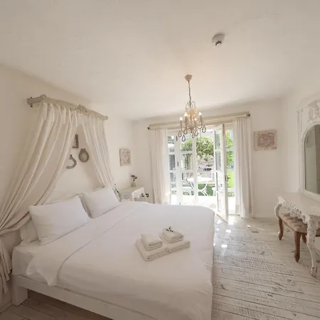 Pera Alacati * Cesme