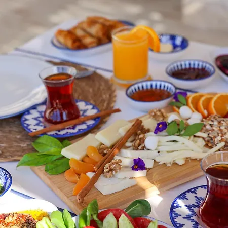 Pera Alacati Hotel *