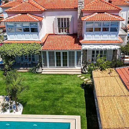 Hotel Pera Alacati *