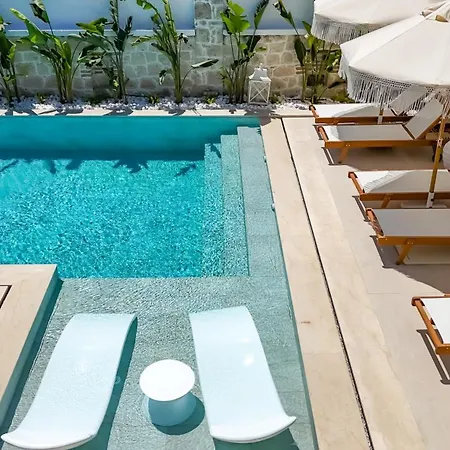 Pera Alacati Çeşme