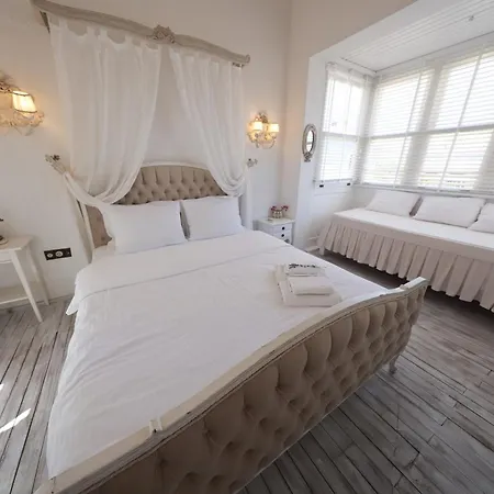 Pera Alacati Hotel