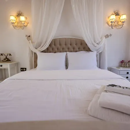 Pera Alacati Çeşme