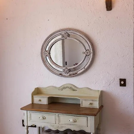 Pera Alacati Çeşme