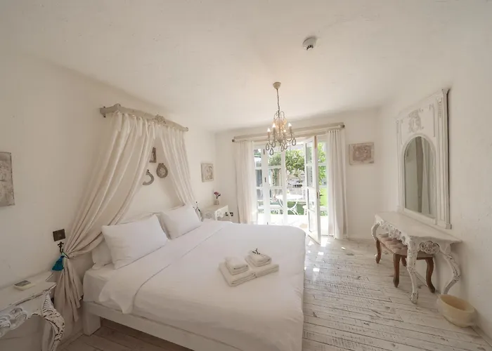 Pera Alaçatı * Çeşme