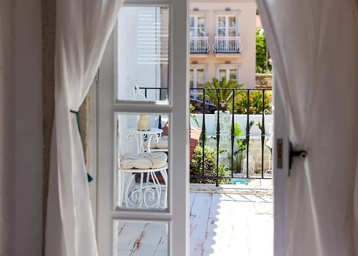 Pera Alacati * Çeşme