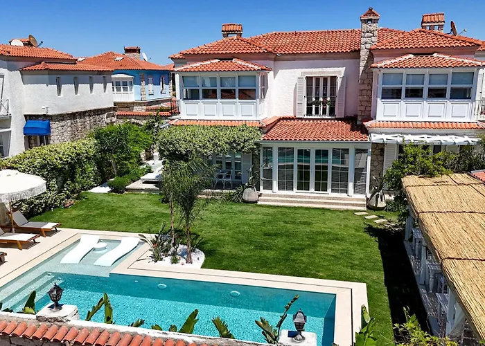 Pera Alacati Hotel *