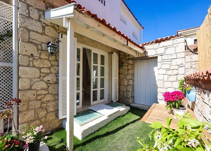 Pera Alaçatı * Çeşme