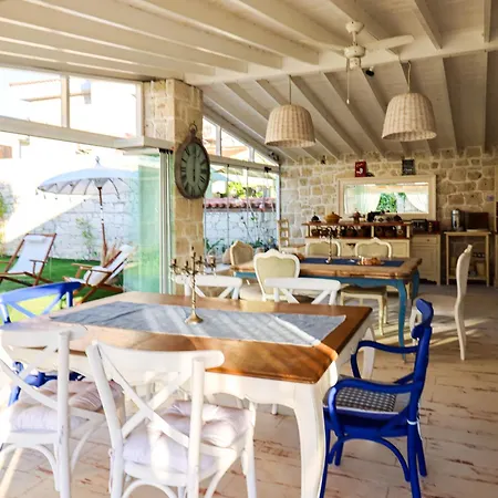 Pera Alacati * Cesme