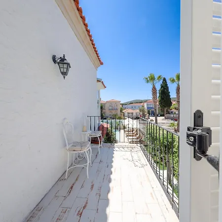 Pera Alacati Hotel *