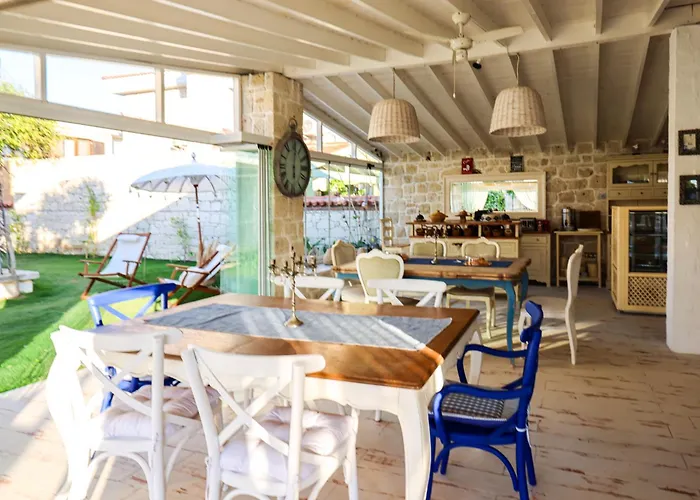 Pera Alacati * Çeşme