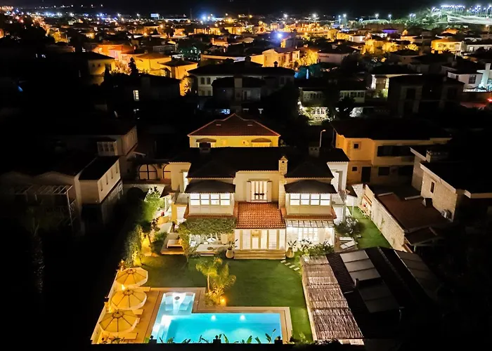 Pera Alacati Çeşme