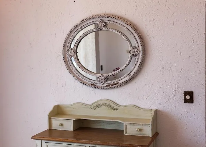 Pera Alacati Çeşme